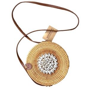 SAVANNA Hand Woven Designs NWT Sea Shell Adorned Round Raffia Box Crossbody Bag
